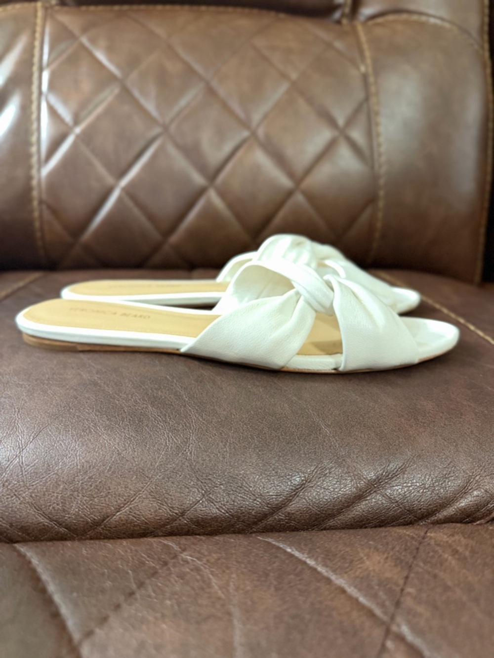 Veronica Beard White Leather Knotted Slide Sandals - Picture 5 of 11